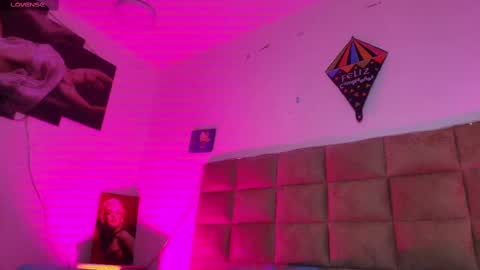 Emi online show from October 9, 7:23 pm