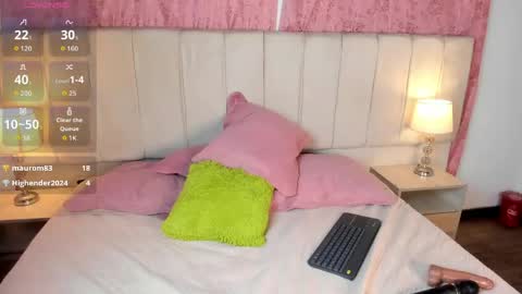 Snapshot of mia__gv chatting on May 11, 2:45 pm mia__gv online show from May 11, 2:45 pm
