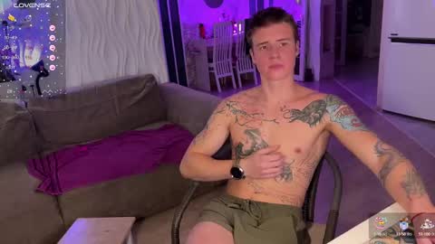 Snapshot of mia_andre chatting on February 12, 6:09 pm Andre and Mia online show from February 12, 6:09 pm