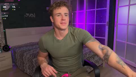 Snapshot of mia_andre chatting on October 17, 10:01 pm Andre and Mia online show from October 17, 10:01 pm