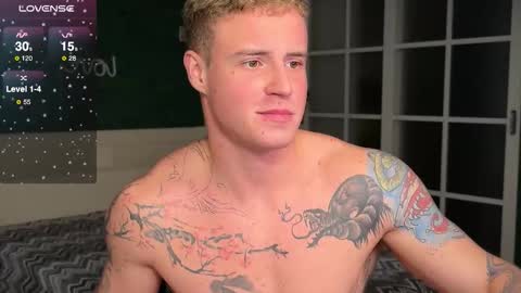 Snapshot of mia_andre chatting on November 12, 8:26 am Andre and Mia online show from November 12, 8:26 am