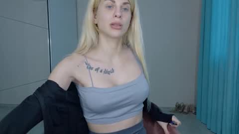 mia_angel online show from May 23, 5:17 pm
