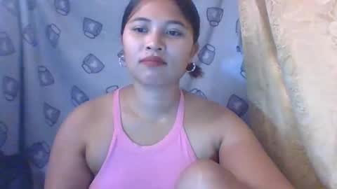 Snapshot of mia_bella04 chatting on December 3, 12:51 am mia_bella04 online show from December 3, 12:51 am
