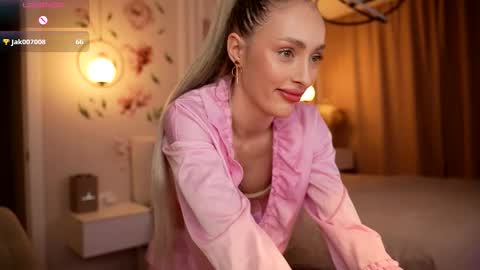 Snapshot of mia_bellamy chatting on February 23, 3:20 pm Just call me Kitty online show from February 23, 3:20 pm