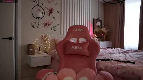 Snapshot of mia_bellamy chatting on March 7, 6:43 am Just call me Kitty online show from March 7, 6:43 am