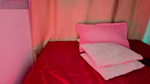 Snapshot of mia_bonneett chatting on February 7, 4:16 am online show from February 7, 4:16 am