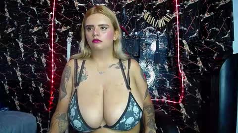 mia Independent model Thanks to everyone for your support online show from October 30, 1:51 am