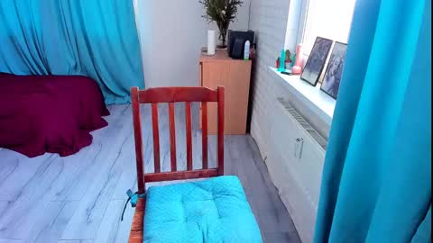 Snapshot of mia_brackenridge chatting on February 26, 8:15 am Mia6969 online show from February 26, 8:15 am