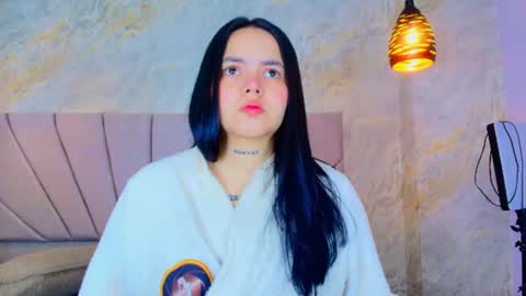 Snapshot of mia_candy_0 chatting on July 31, 12:04 pm Mia online show from July 31, 12:04 pm