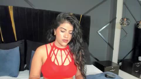 Snapshot of mia_cano_ chatting on November 3, 1:45 pm Mia Cano online show from November 3, 1:45 pm