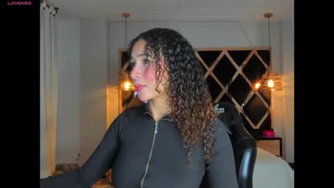 mia_cartther online show from March 15, 3:34 am