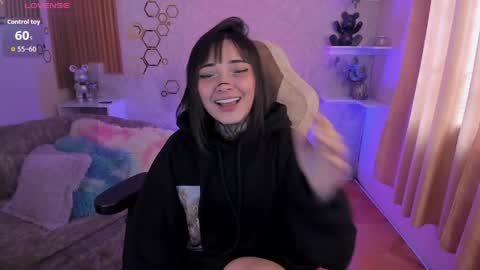 Mia online show from April 30, 9:19 pm