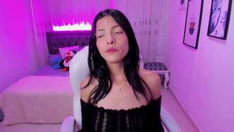 Snapshot of mia_clay1 chatting on November 25, 7:36 pm Mia online show from November 25, 7:36 pm