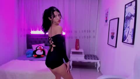 Snapshot of mia_clay1 chatting on November 27, 9:39 pm Mia online show from November 27, 9:39 pm