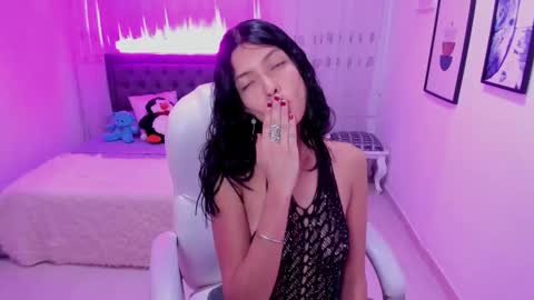 Snapshot of mia_clay1 chatting on November 28, 8:22 pm Mia online show from November 28, 8:22 pm