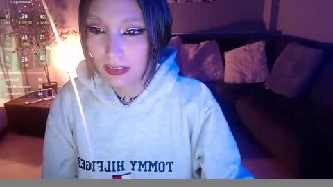 Snapshot of mia_collens_ chatting on December 31, 1:36 am MIA online show from December 31, 1:36 am