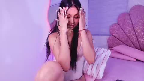 Snapshot of mia_collenss chatting on July 5, 4:19 am Mia online show from July 5, 4:19 am