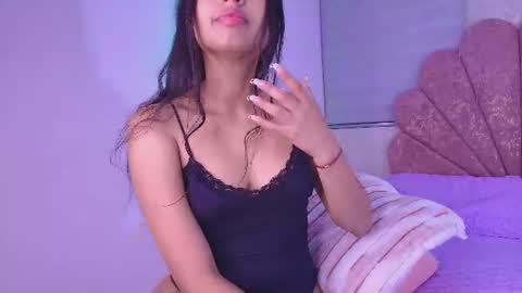 Snapshot of mia_collenss chatting on August 4, 3:10 am Mia online show from August 4, 3:10 am