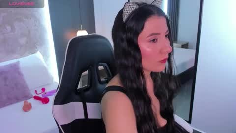 Snapshot of mia_collins96 chatting on November 1, 2:57 am M I A online show from November 1, 2:57 am