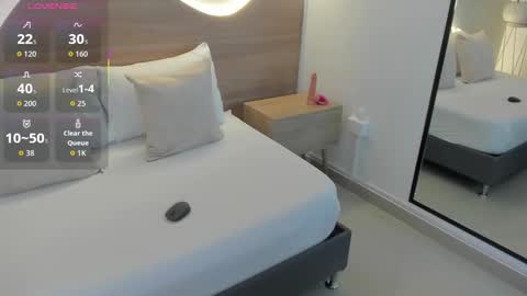 Snapshot of mia_collins96 chatting on November 19, 2:44 am M I A online show from November 19, 2:44 am