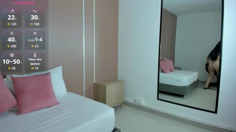 M I A  online show from December 2, 2:39 am