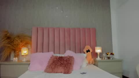 Snapshot of mia_culpa22 chatting on May 8, 6:35 pm Mia Culpa online show from May 8, 6:35 pm