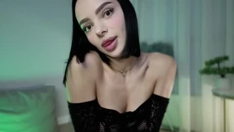 Snapshot of mia_cupcake chatting on September 24, 4:10 pm Mia Cupcake online show from September 24, 4:10 pm