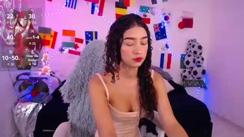 Snapshot of mia_cute_girl chatting on July 14, 12:11 pm mia_cute_girl online show from July 14, 12:11 pm