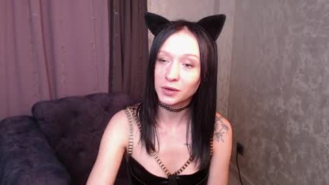 Mia online show from March 14, 8:31 am