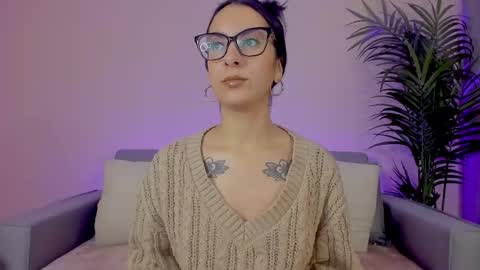Snapshot of mia_daniellshot chatting on May 4, 12:12 pm Sarah Luna online show from May 4, 12:12 pm