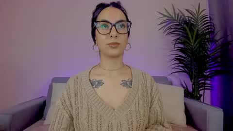 Snapshot of mia_daniellshot chatting on May 6, 1:16 pm Sarah Luna online show from May 6, 1:16 pm