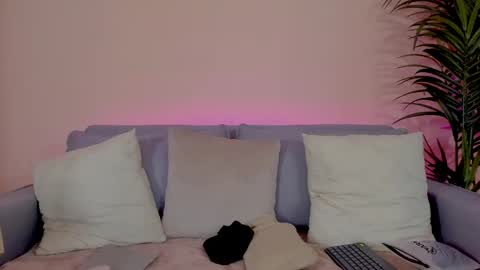 Snapshot of mia_daniellshot chatting on May 13, 1:30 pm Sarah Luna online show from May 13, 1:30 pm