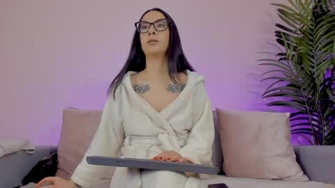 Snapshot of mia_daniellshot chatting on May 18, 12:22 pm Sarah Luna online show from May 18, 12:22 pm