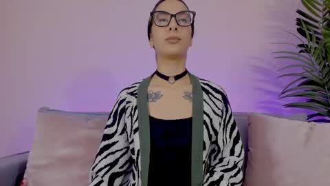Snapshot of mia_daniellshot chatting on May 22, 1:28 pm Sarah Luna online show from May 22, 1:28 pm