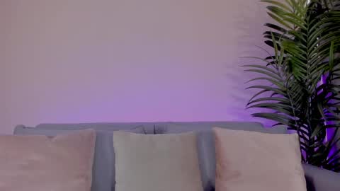 Snapshot of mia_daniellshot chatting on May 25, 1:50 pm Sarah Luna online show from May 25, 1:50 pm
