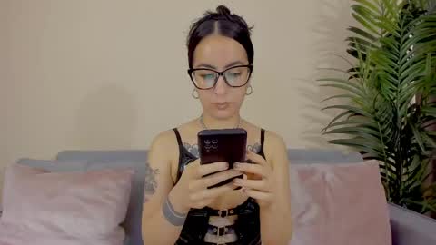 Snapshot of mia_daniellshot chatting on June 3, 2:19 pm Sarah Luna online show from June 3, 2:19 pm