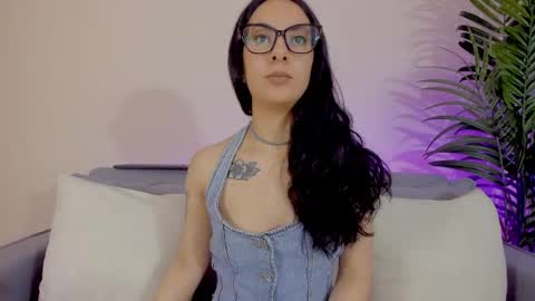 Snapshot of mia_daniellshot chatting on June 7, 1:59 pm Sarah Luna online show from June 7, 1:59 pm