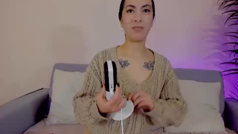 Snapshot of mia_daniellshot chatting on June 17, 1:23 pm Sarah Luna online show from June 17, 1:23 pm