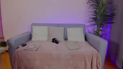 Snapshot of mia_daniellshot chatting on June 25, 3:27 pm Sarah Luna online show from June 25, 3:27 pm