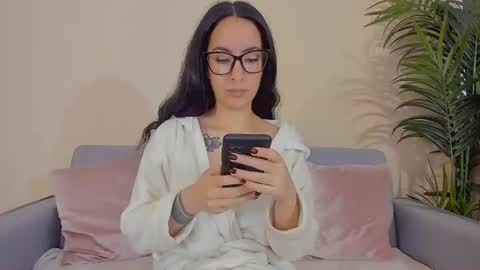 Snapshot of mia_daniellshot chatting on June 30, 12:17 pm Sarah Luna online show from June 30, 12:17 pm