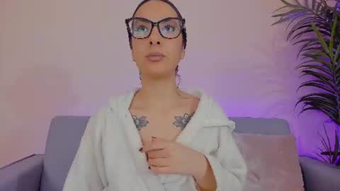 Snapshot of mia_daniellshot chatting on July 2, 12:22 pm Sarah Luna online show from July 2, 12:22 pm