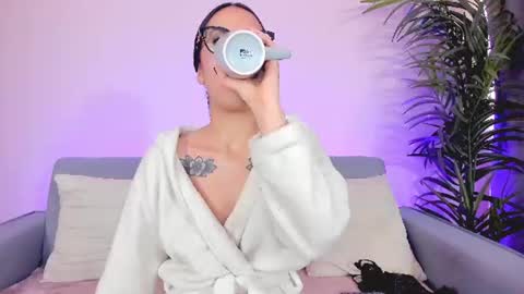 Snapshot of mia_daniellshot chatting on July 17, 1:40 pm Sarah Luna online show from July 17, 1:40 pm