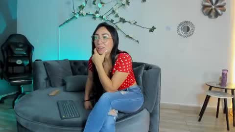 mia_davis__ online show from July 28, 3:21 pm