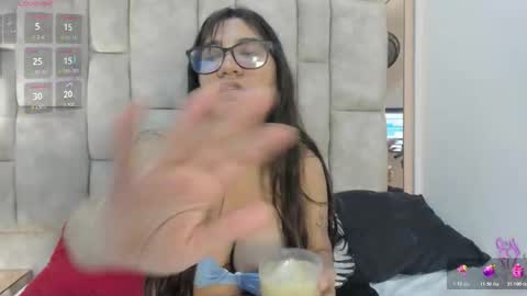 mia_diamond77 online show from March 17, 7:28 pm