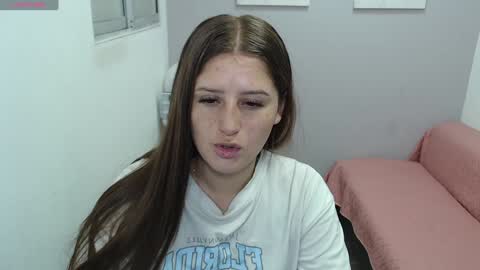 Snapshot of mia_diaz1 chatting on December 30, 1:14 pm Mia online show from December 30, 1:14 pm