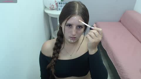 Snapshot of mia_diaz1 chatting on February 14, 1:40 pm Mia online show from February 14, 1:40 pm