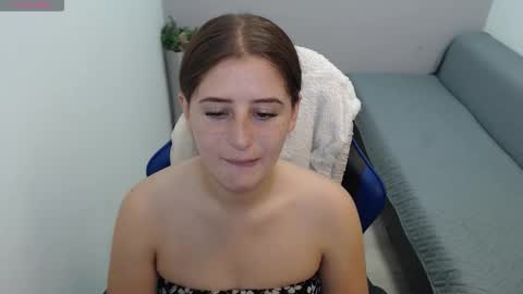 Snapshot of mia_diaz1 chatting on September 25, 1:26 pm Mia online show from September 25, 1:26 pm