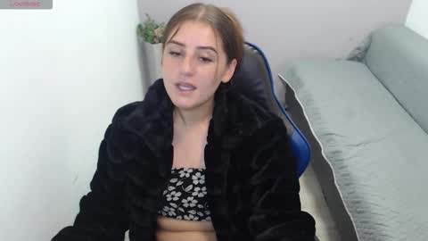 Snapshot of mia_diaz1 chatting on October 8, 2:14 pm Mia online show from October 8, 2:14 pm