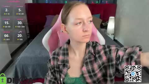 mia_e1fie online show from February 3, 11:43 pm