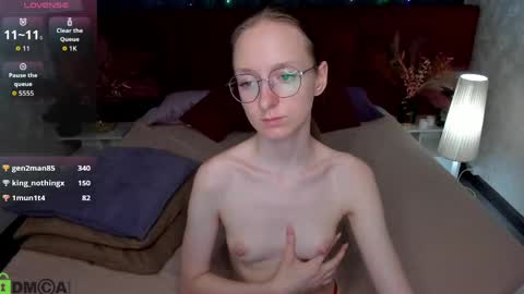Snapshot of mia_e1fie chatting on May 18, 4:07 am mia_e1fie online show from May 18, 4:07 am